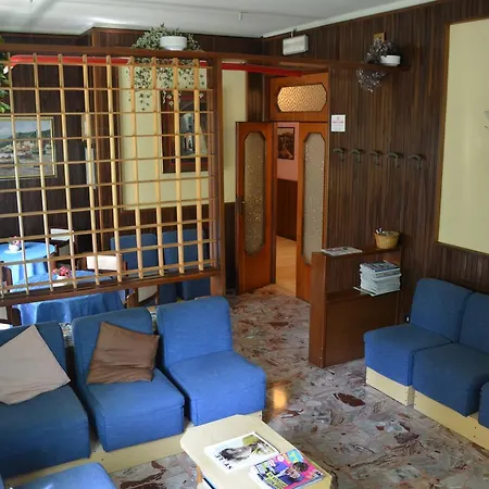 Jolanda Ξενοδοχείο *